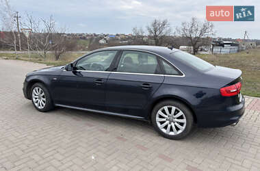 Седан Audi A4 2014 в 