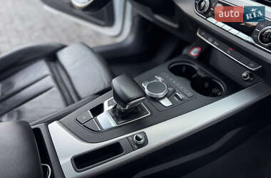 Седан Audi A4 2015 в 