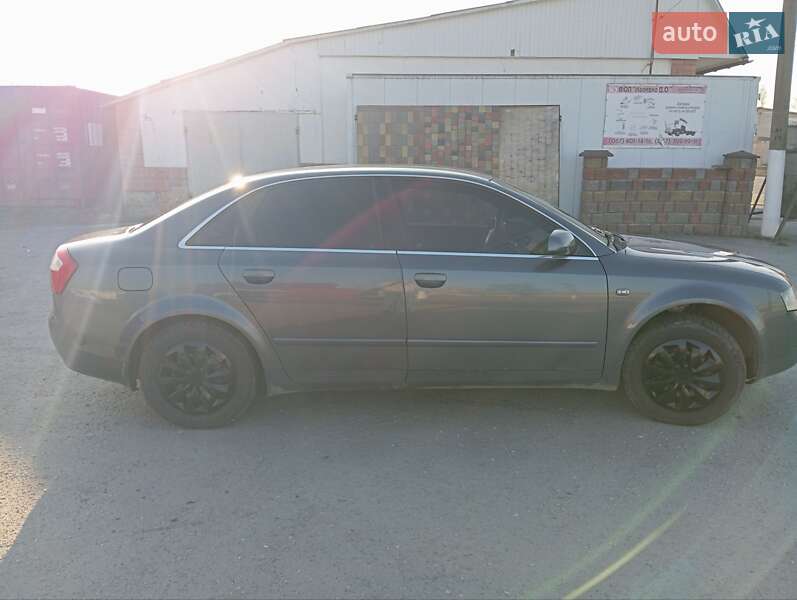 Седан Audi A4 2002 в Полонном