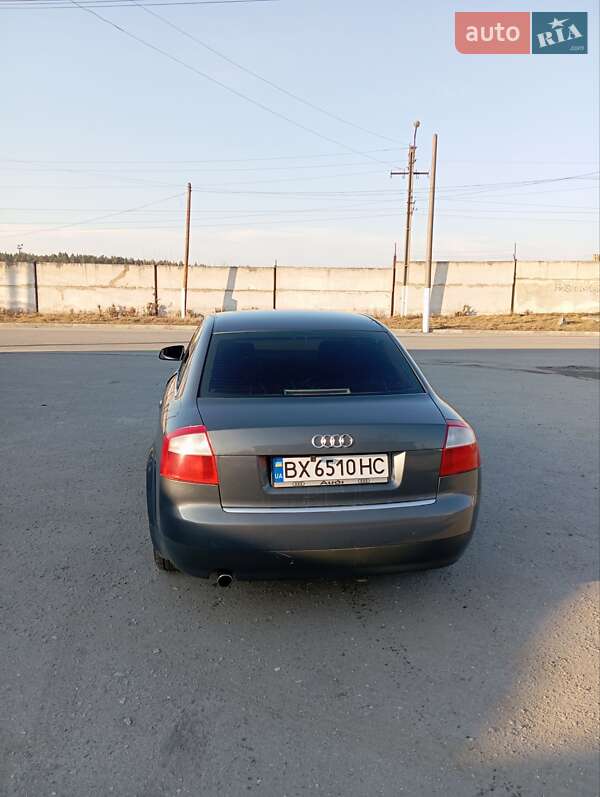 Седан Audi A4 2002 в Полонном