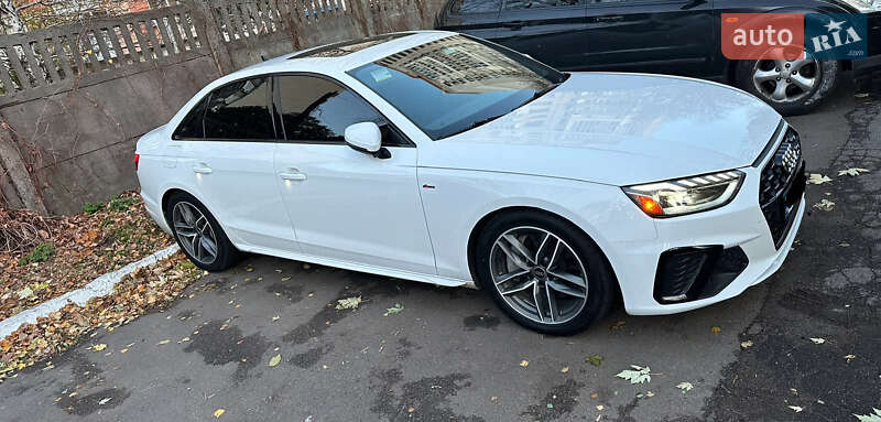 Седан Audi A4 2022 в Львове Седан Audi A4 2022 в Львове