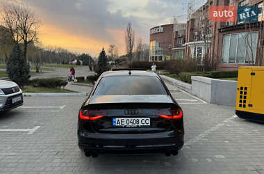 Седан Audi A4 2015 в 