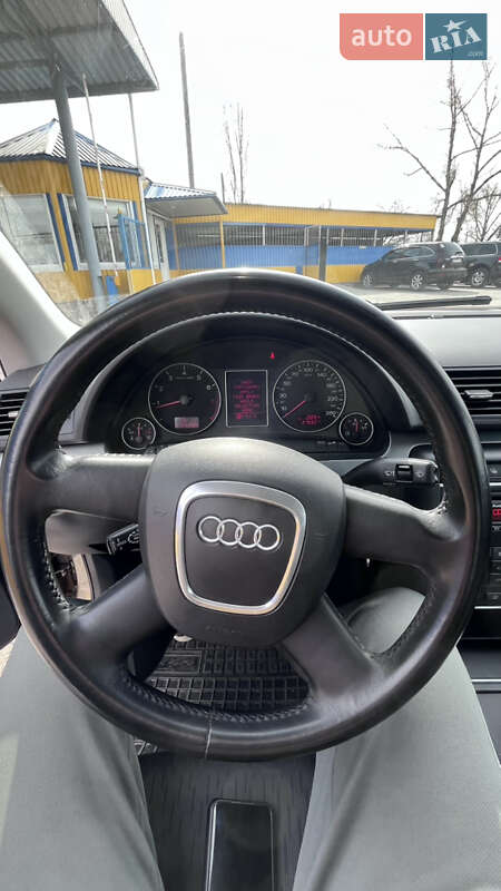 Седан Audi A4 2005 в Кременчуге