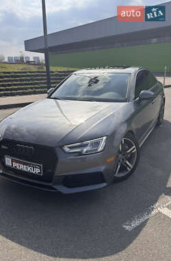Седан Audi A4 2017 в 