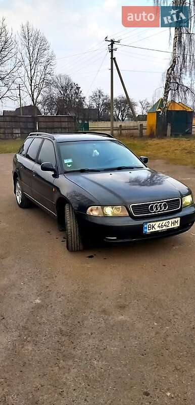 Універсал Audi A4 1998 в 
