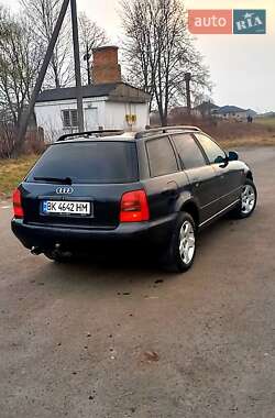 Універсал Audi A4 1998 в 