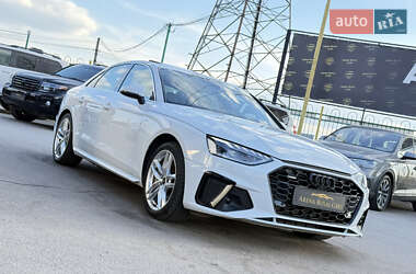 Седан Audi A4 2022 в 