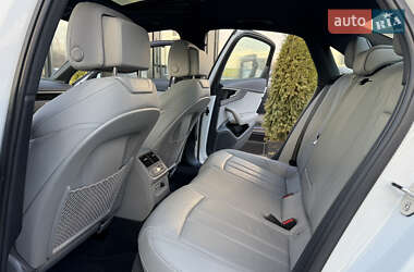 Седан Audi A4 2022 в 