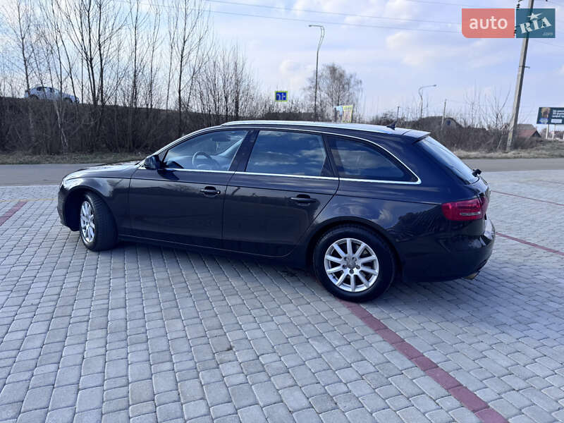 Универсал Audi A4 2012 в Староконстантинове