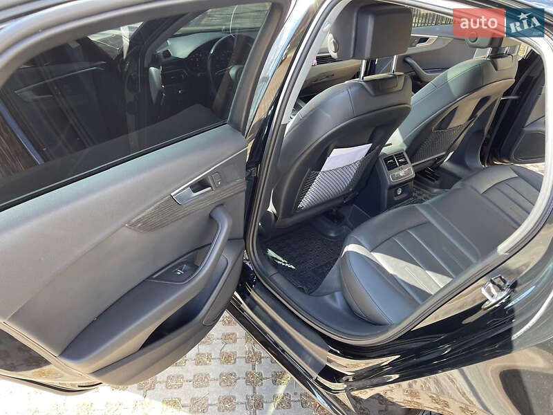 Седан Audi A4 2018 в Киеве