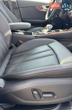 Седан Audi A4 2022 в Житомире