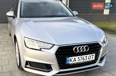 Седан Audi A4 2019 в 