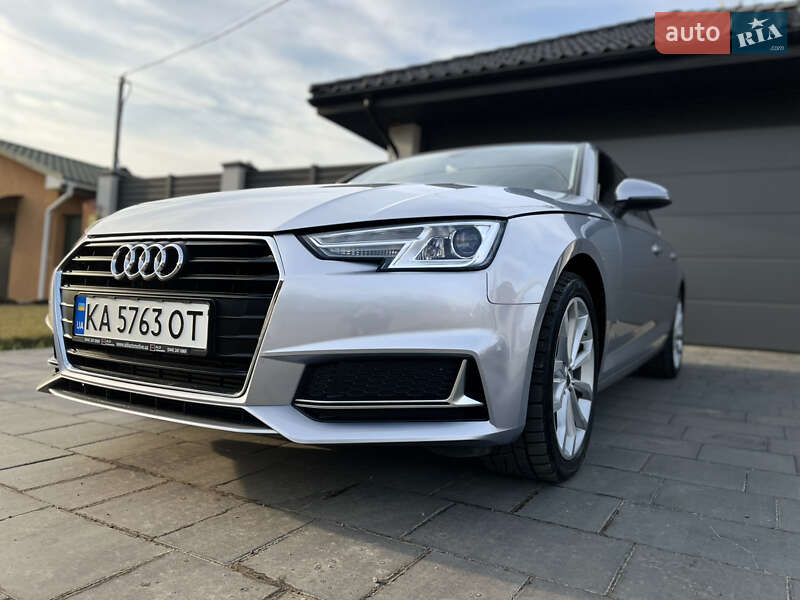 Седан Audi A4 2019 в 