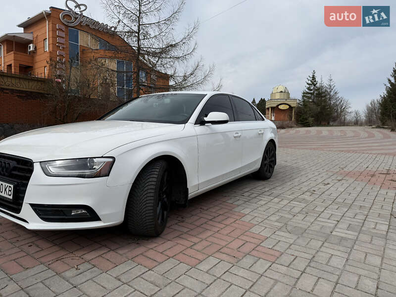Седан Audi A4 2012 в Запорожье