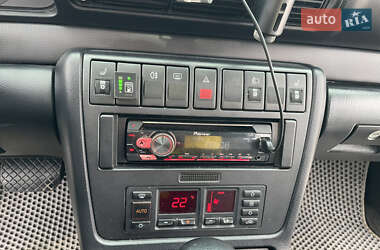 Седан Audi A4 1996 в 