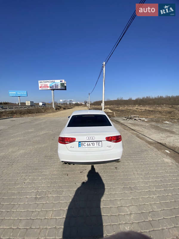 Седан Audi A4 2013 в Львове
