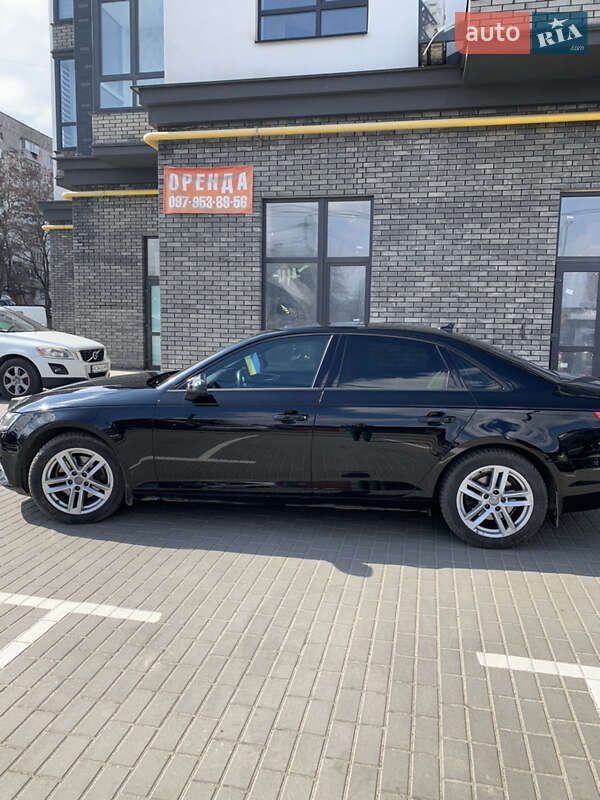 Седан Audi A4 2017 в Киеве