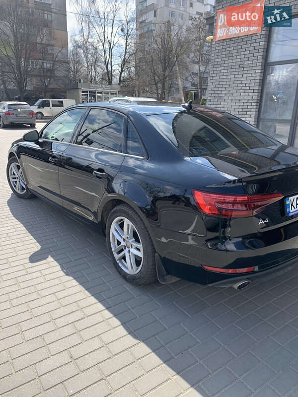 Седан Audi A4 2017 в Киеве