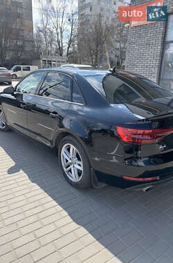 Седан Audi A4 2017 в 