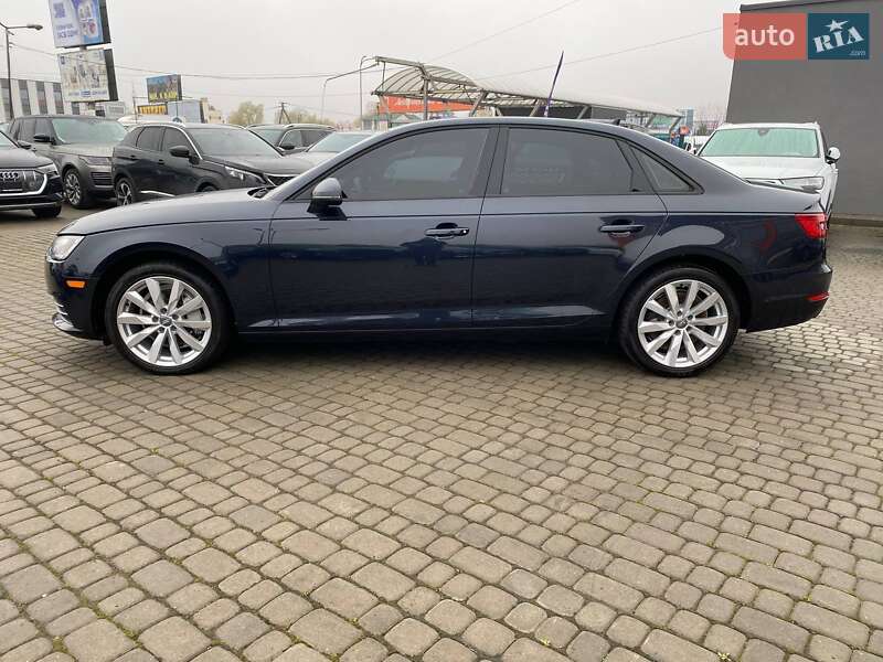Седан Audi A4 2016 в Львове