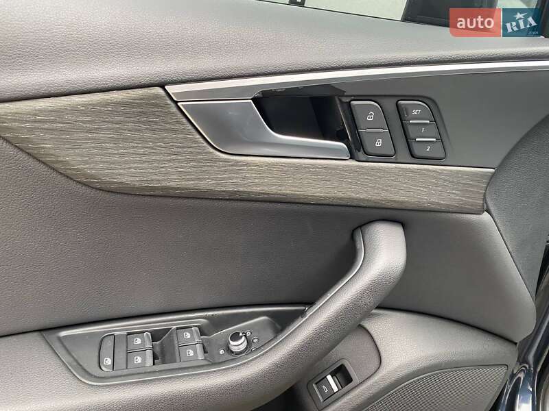 Седан Audi A4 2016 в Львове