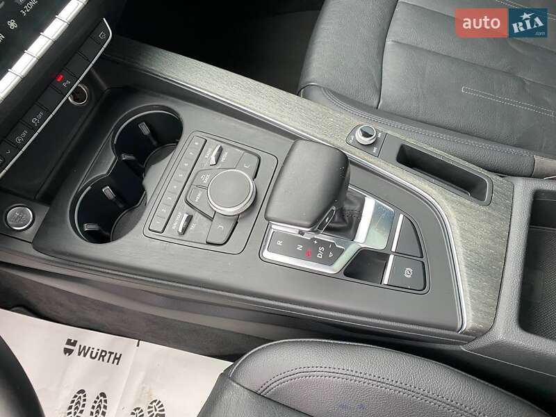 Седан Audi A4 2016 в Львове