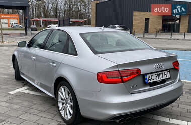 Седан Audi A4 2013 в 