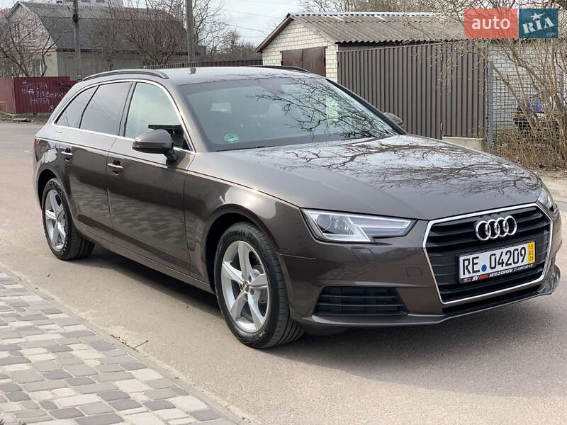 Универсал Audi A4 2018 в Житомире