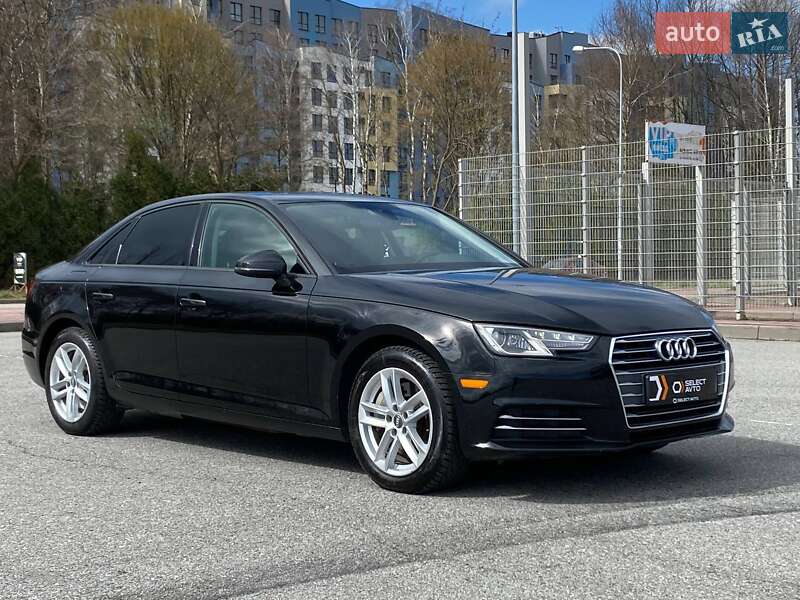 Седан Audi A4 2016 в Львове