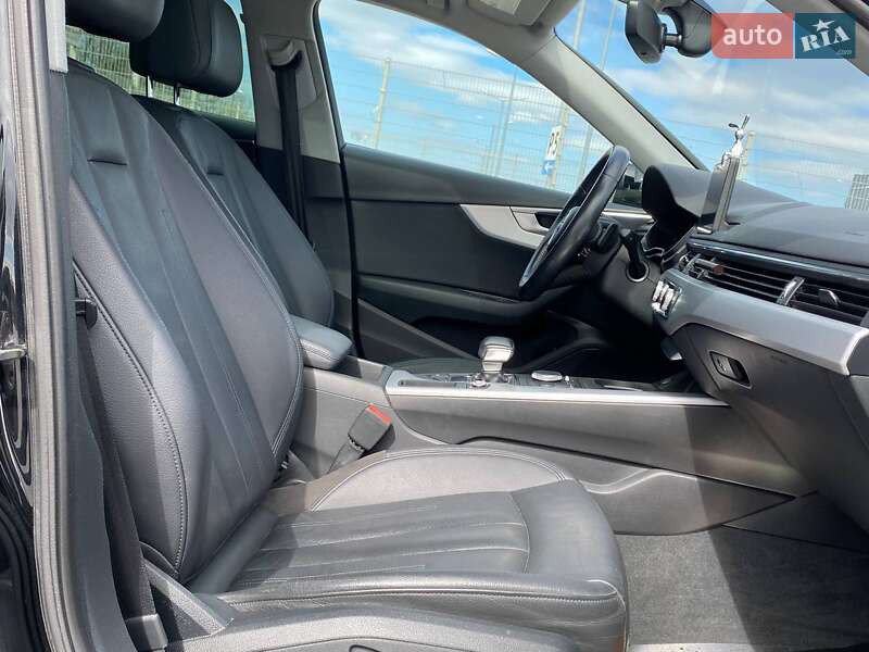 Седан Audi A4 2016 в Львове