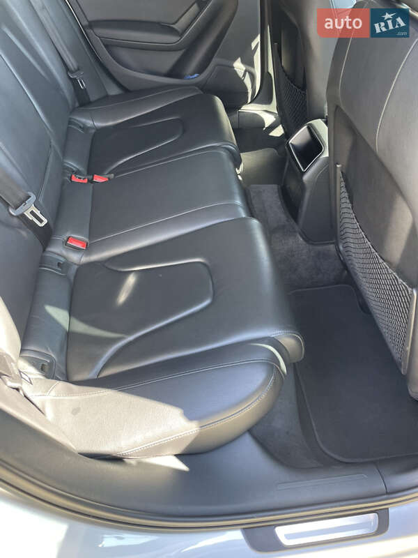 Седан Audi A4 2013 в Харькове