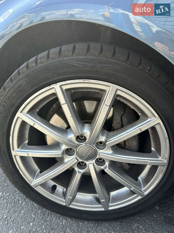 Седан Audi A4 2015 в Киеве