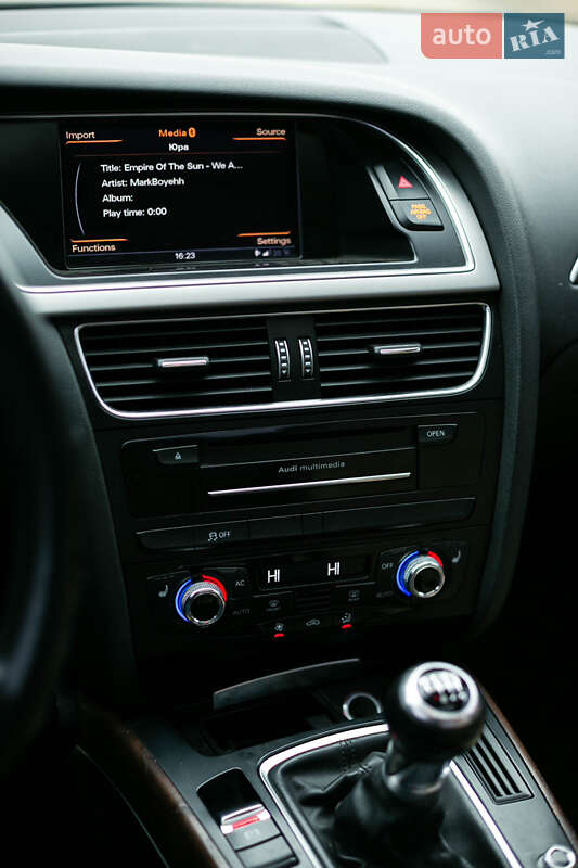 Седан Audi A4 2013 в Золочеве