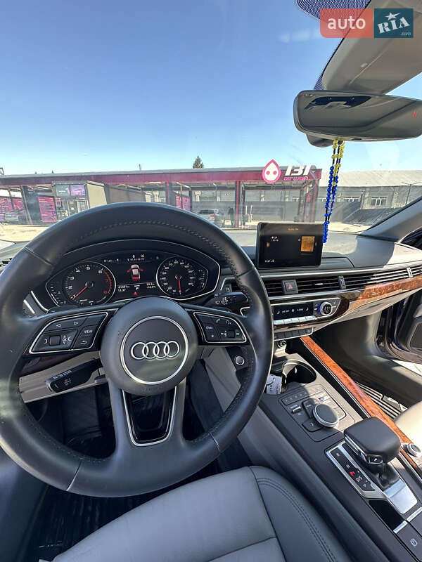 Седан Audi A4 2019 в Львові