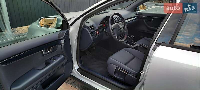 Седан Audi A4 2003 в Самборі
