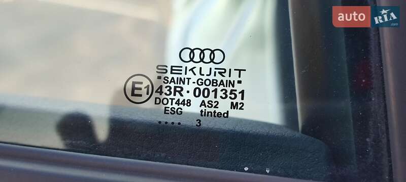 Седан Audi A4 2003 в Самборі