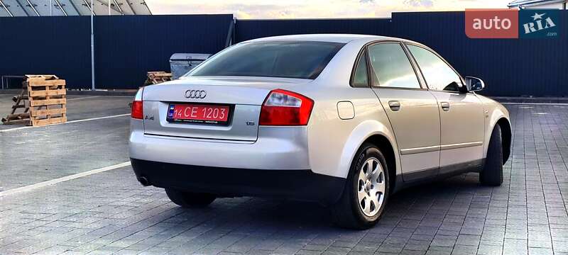 Седан Audi A4 2003 в Самборі