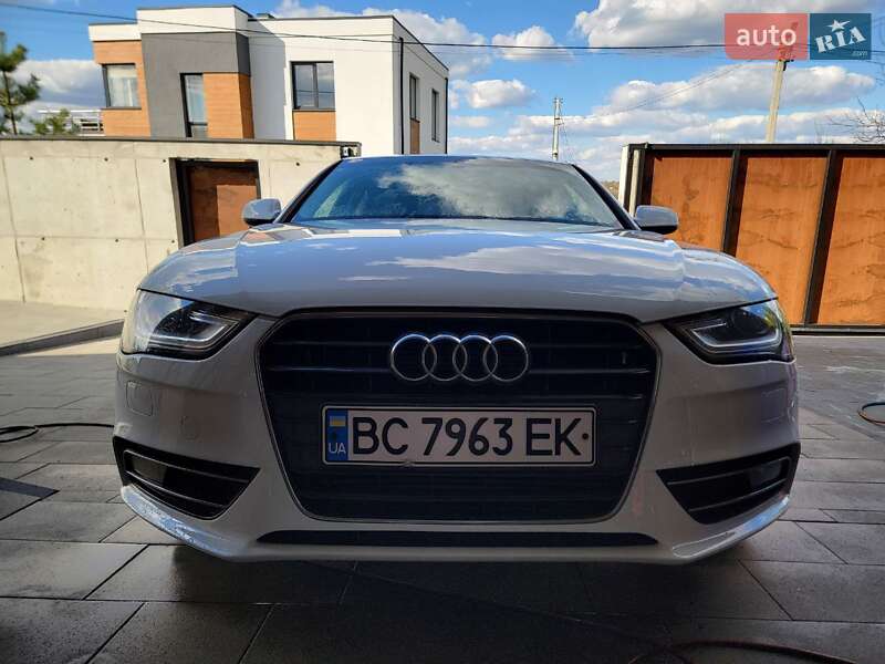 Седан Audi A4 2013 в 