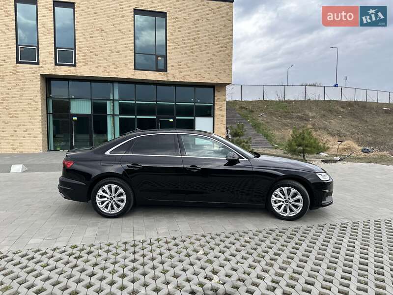 Седан Audi A4 2021 в Хмельницком