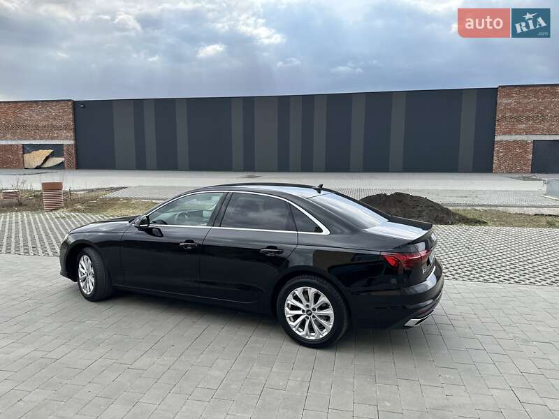 Седан Audi A4 2021 в Хмельницком