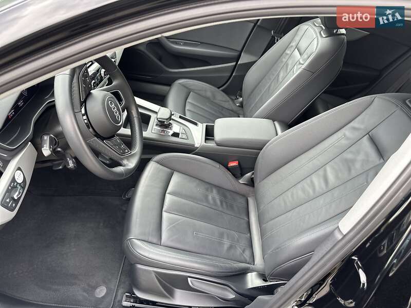 Седан Audi A4 2021 в Хмельницком