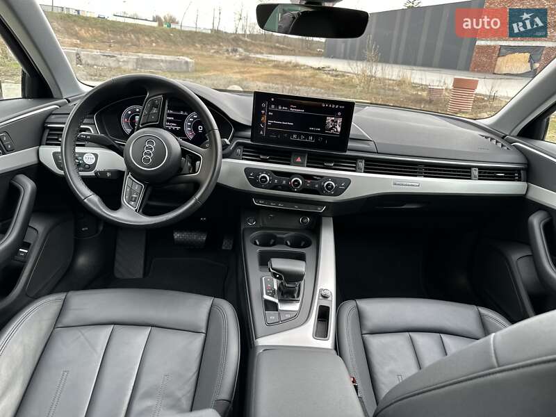 Седан Audi A4 2021 в Хмельницком