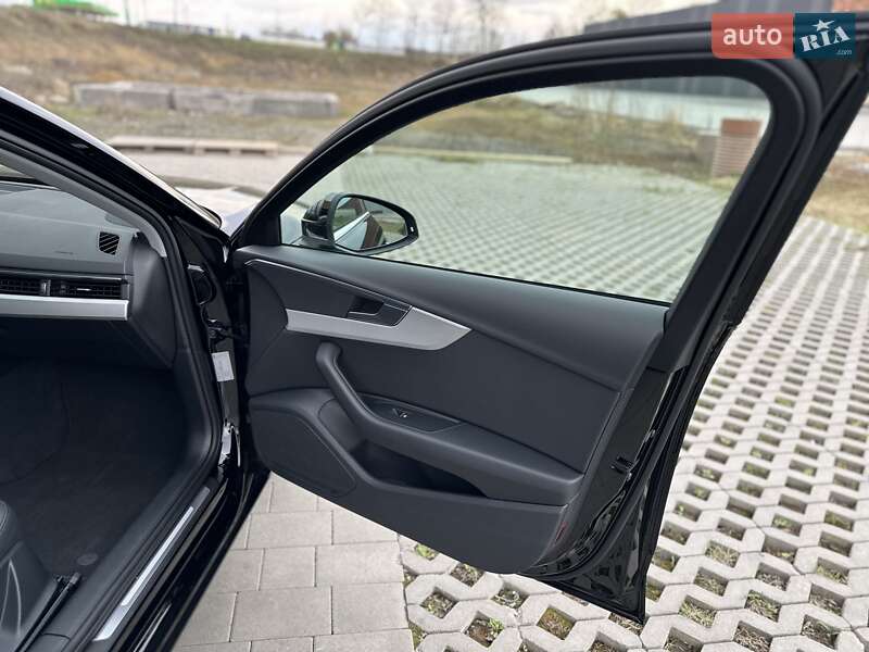 Седан Audi A4 2021 в Хмельницком