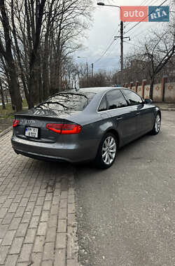 Седан Audi A4 2012 в 