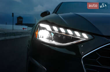 Седан Audi A4 2020 в 