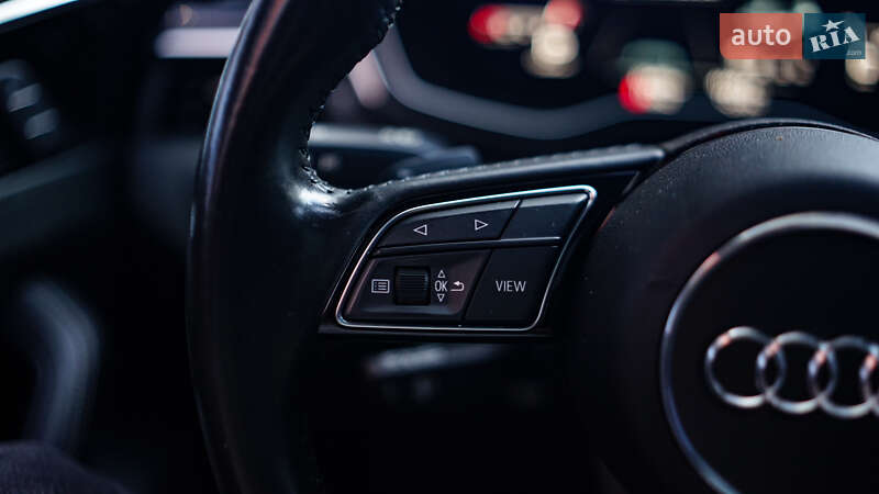 Седан Audi A4 2020 в Львові
