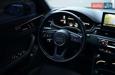 Седан Audi A4 2020 в 