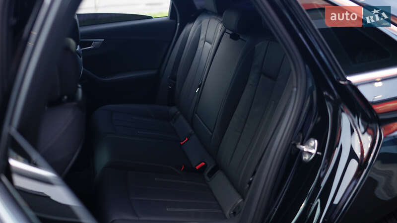 Седан Audi A4 2020 в Львові