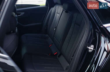 Седан Audi A4 2020 в 