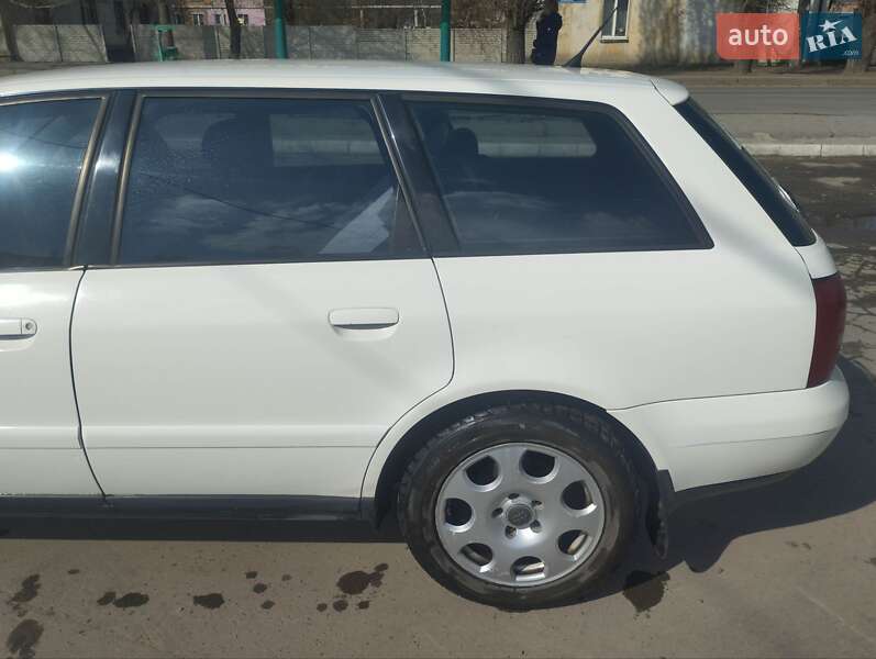 Универсал Audi A4 2001 в Харькове